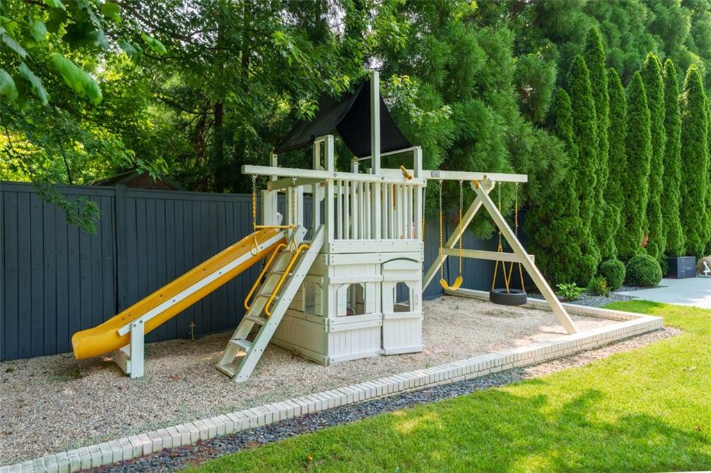 4095 N Broadland Road NW