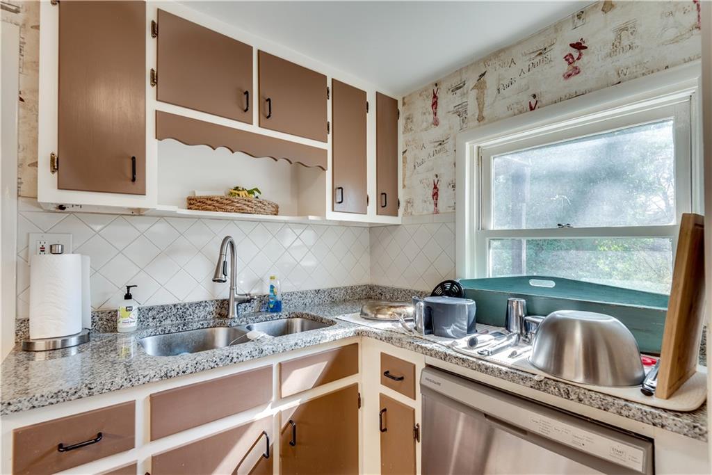 2312 Wayside Drive NE