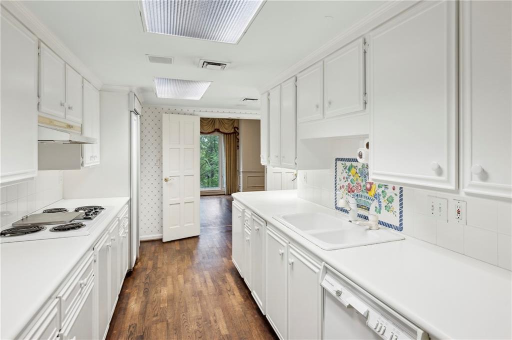 2769 Peachtree Road NE Unit 7