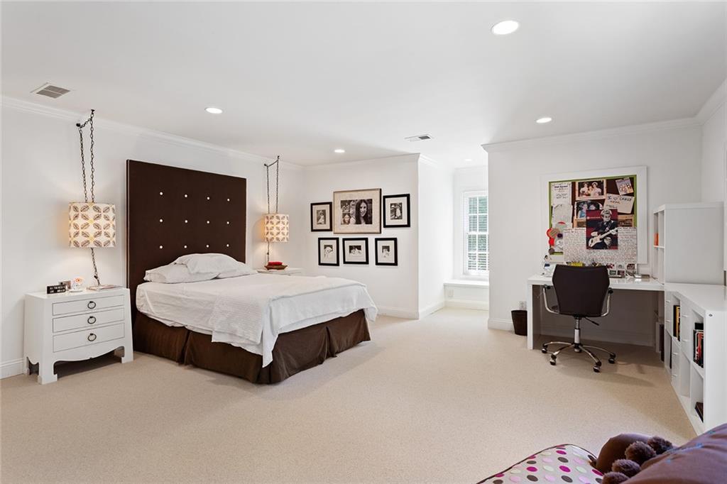 1016 Old Powers Ferry Road