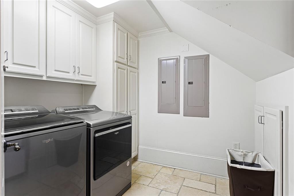 1016 Old Powers Ferry Road