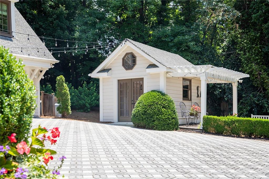 1016 Old Powers Ferry Road