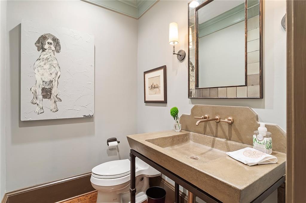 1016 Old Powers Ferry Road