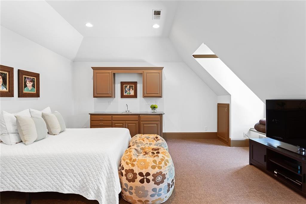 1016 Old Powers Ferry Road