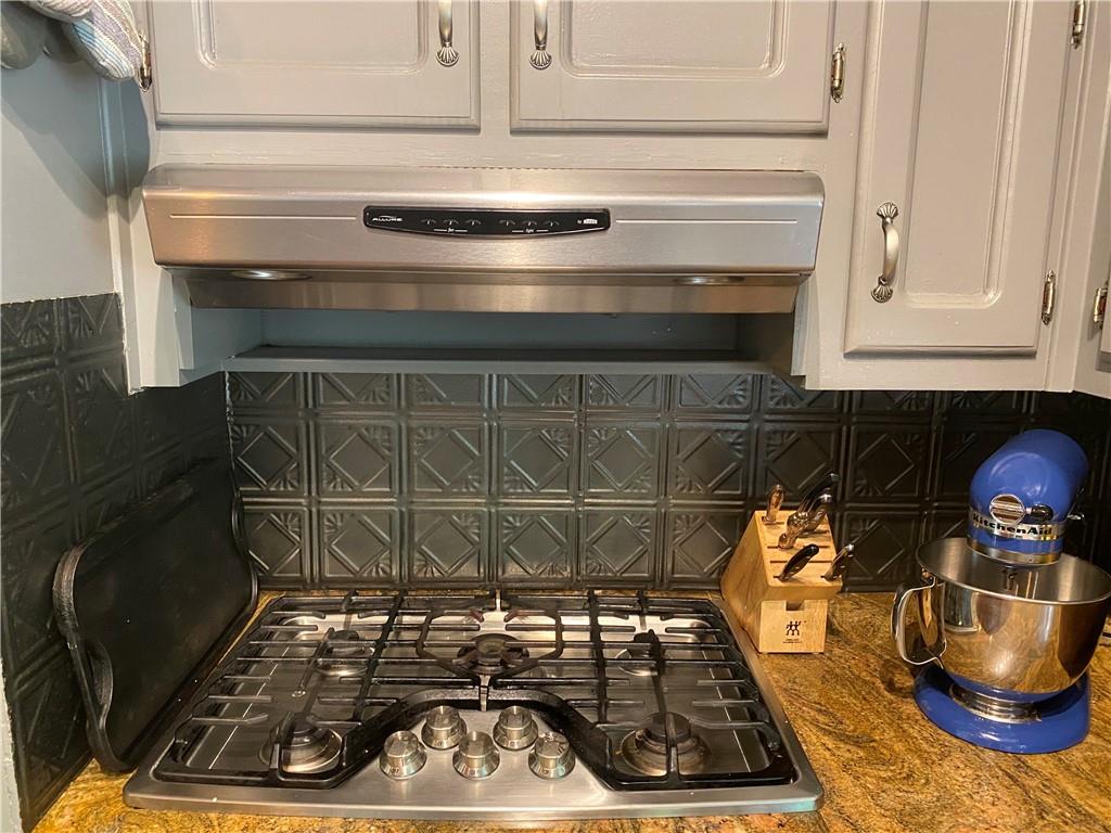 815 E Hembree Crossing