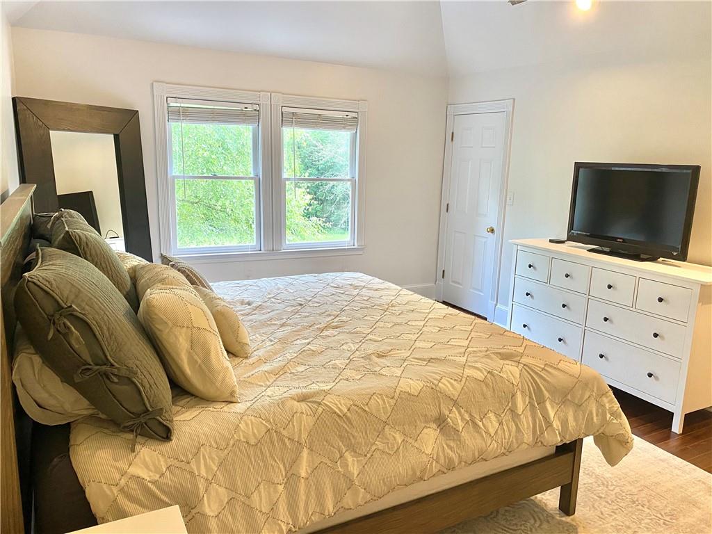 815 E Hembree Crossing