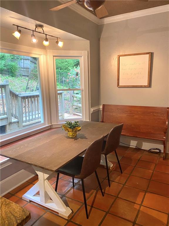 815 E Hembree Crossing