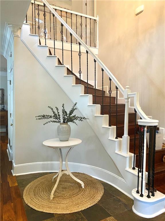 815 E Hembree Crossing