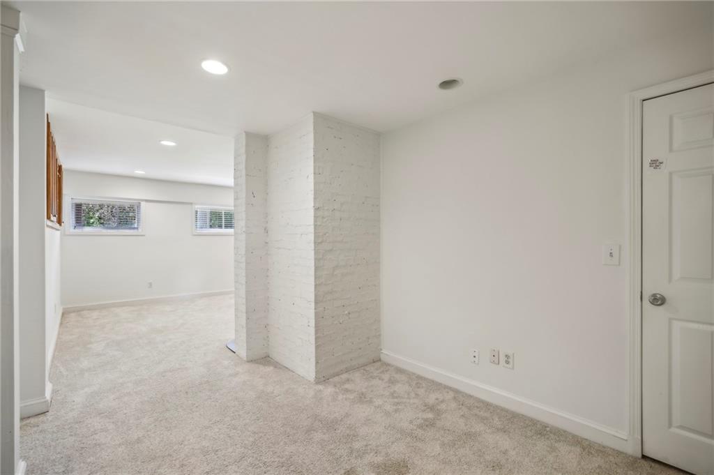 3533 Kingsboro Road NE