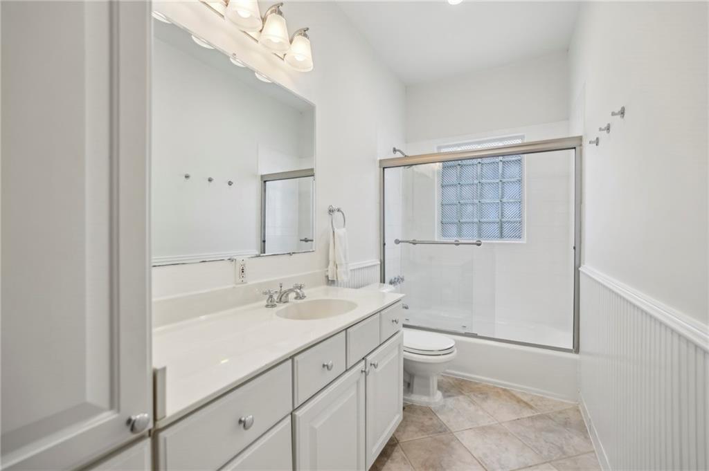 3533 Kingsboro Road NE