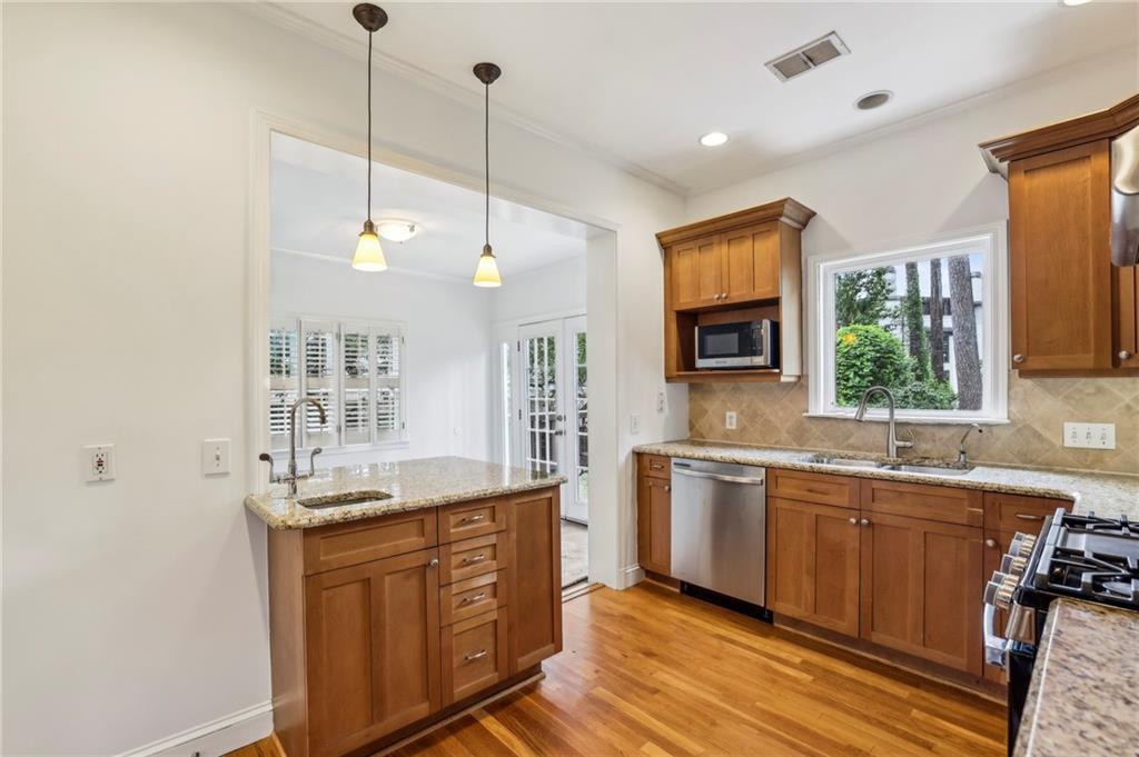 3533 Kingsboro Road NE