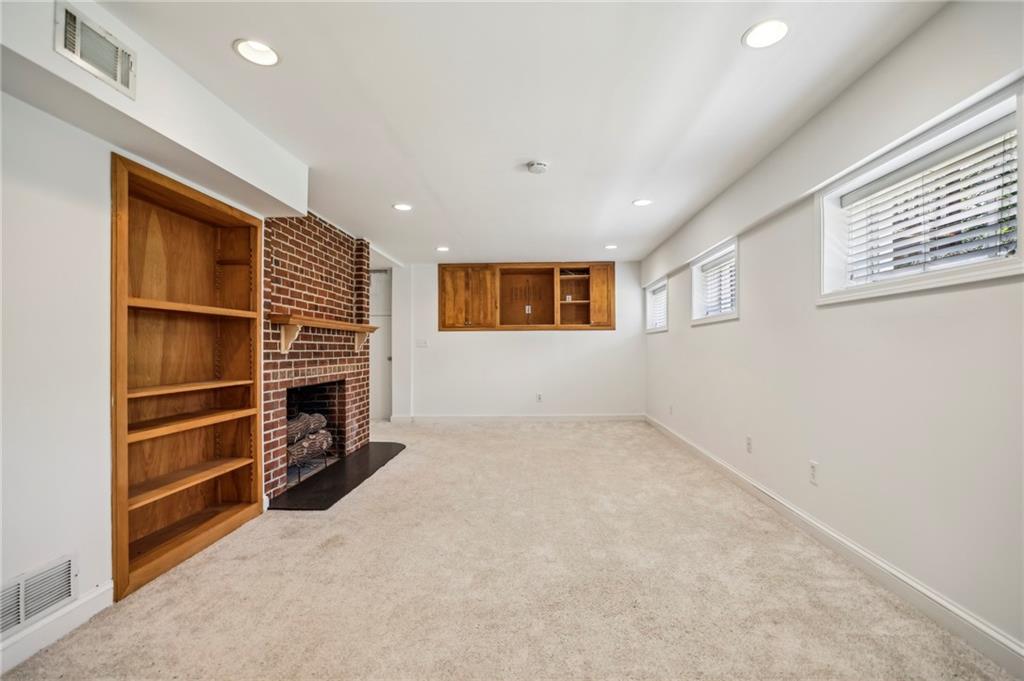 3533 Kingsboro Road NE