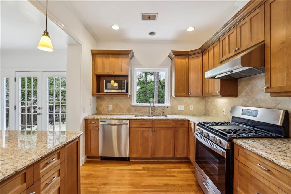 3533 Kingsboro Road NE