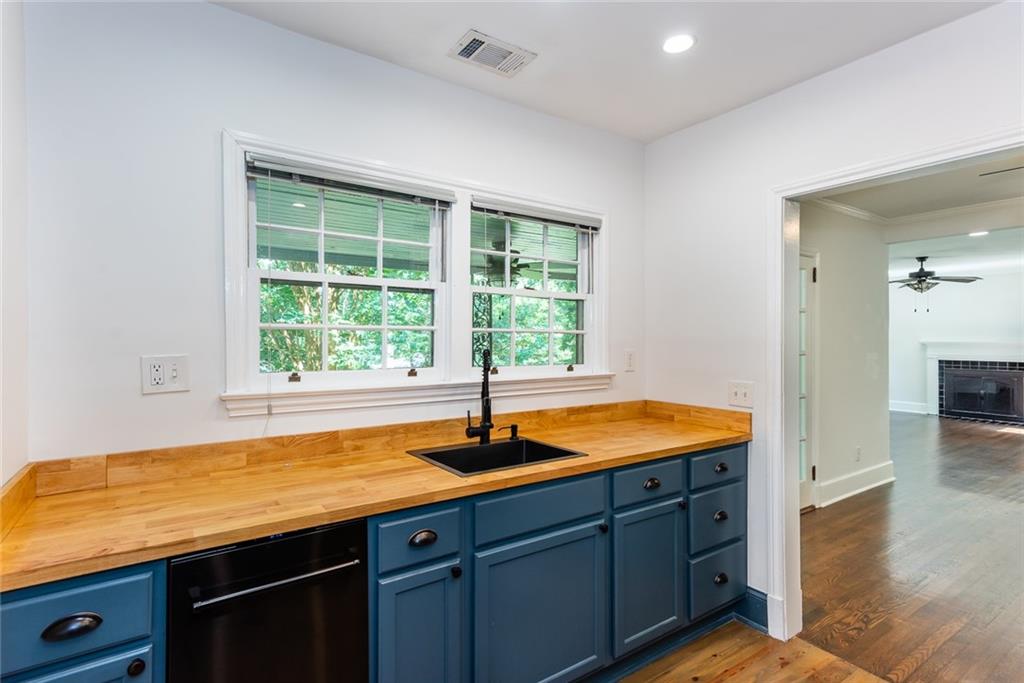 958 Forrest Boulevard