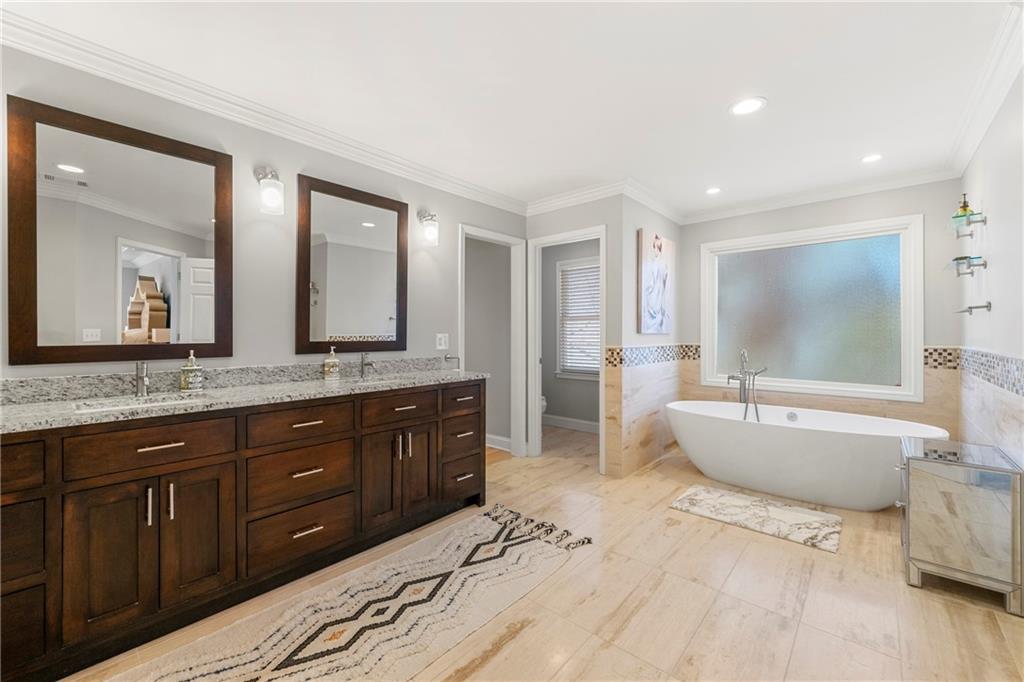 2283 Edgemere Lake Circle