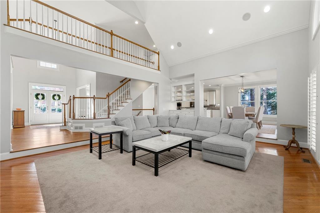 2283 Edgemere Lake Circle