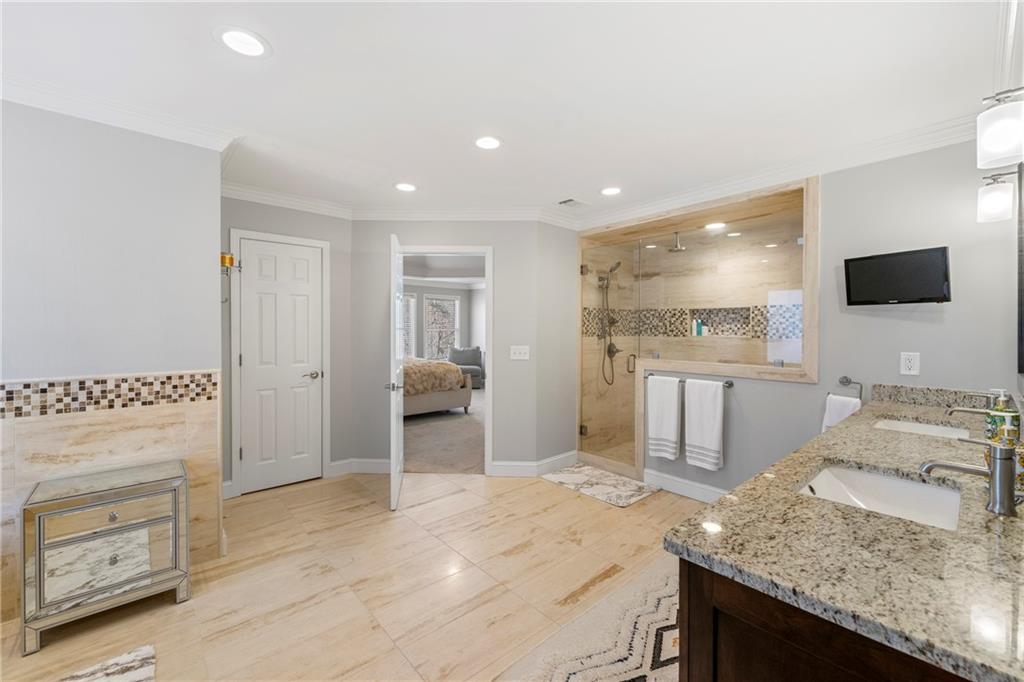 2283 Edgemere Lake Circle