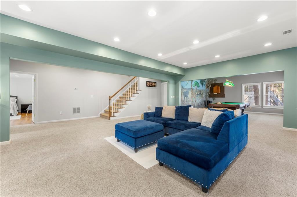 2283 Edgemere Lake Circle