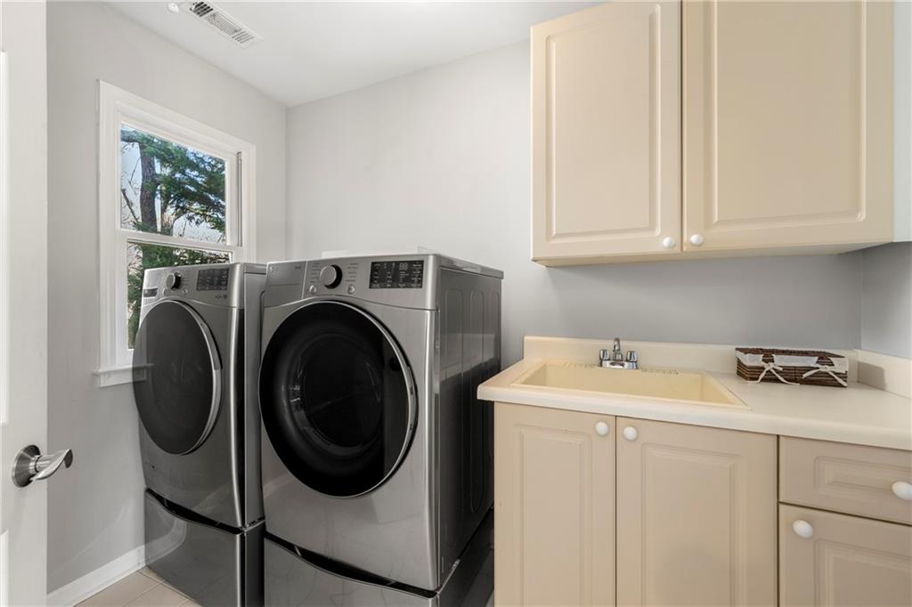 2283 Edgemere Lake Circle