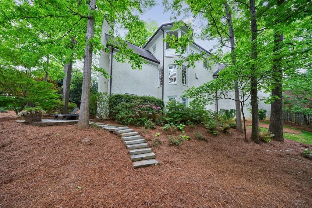 1412 Lanier Manor NE