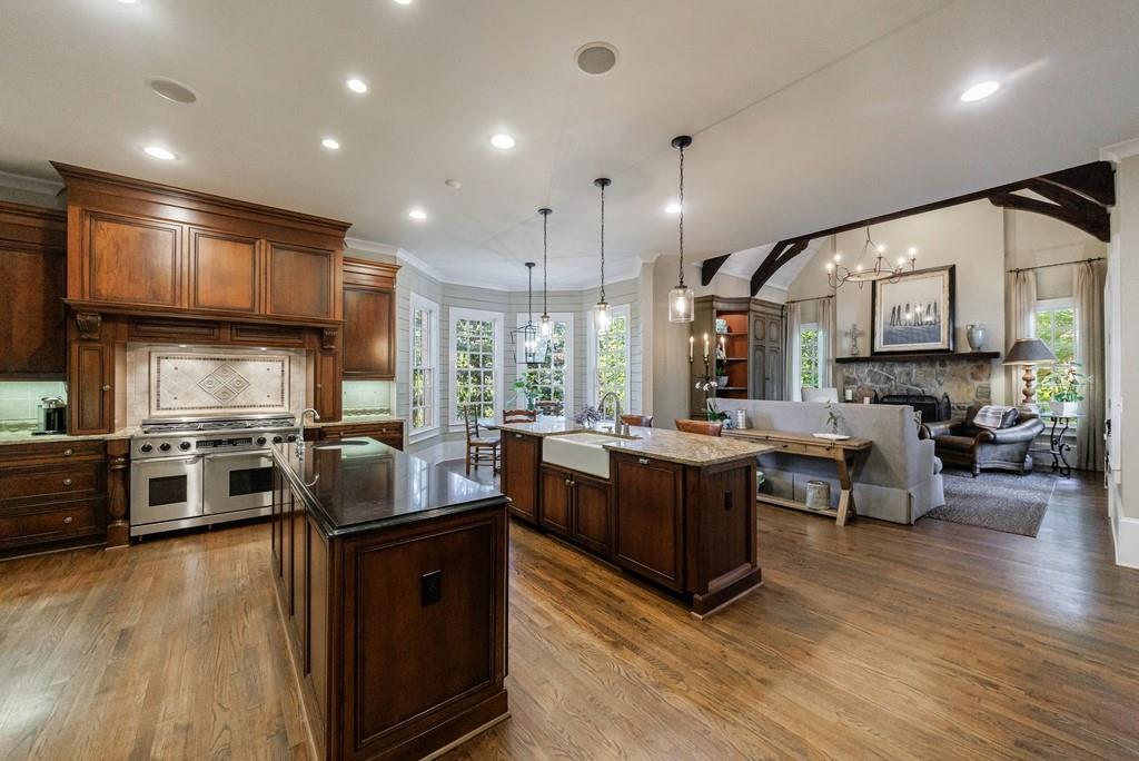 1412 Lanier Manor NE