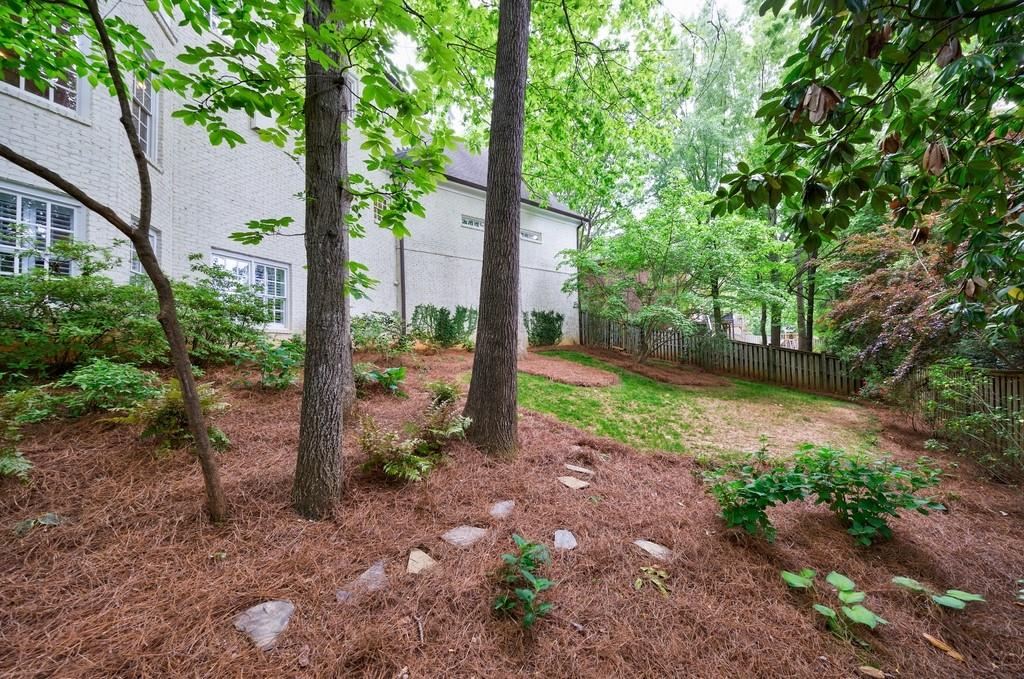 1412 Lanier Manor NE