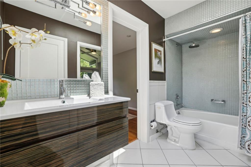 1060 Winding Creek Trail