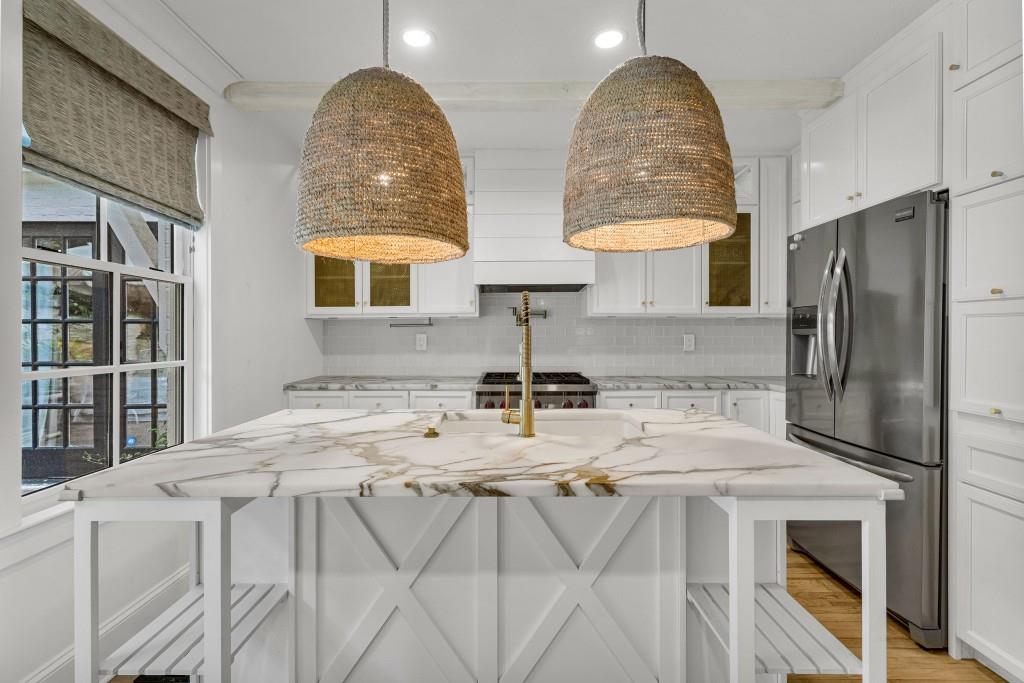 568 E Wesley Road NE