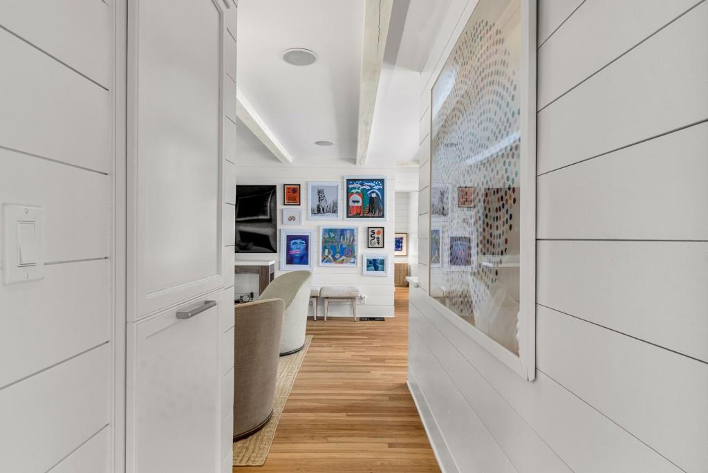 568 E Wesley Road NE