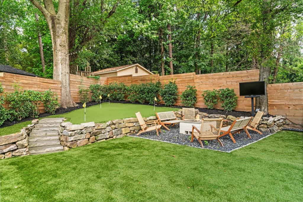 568 E Wesley Road NE