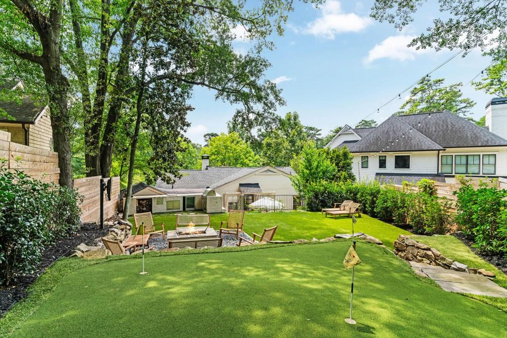 568 E Wesley Road NE