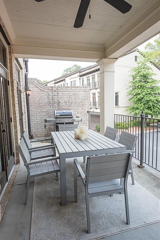 1059 East Paces Lane NE