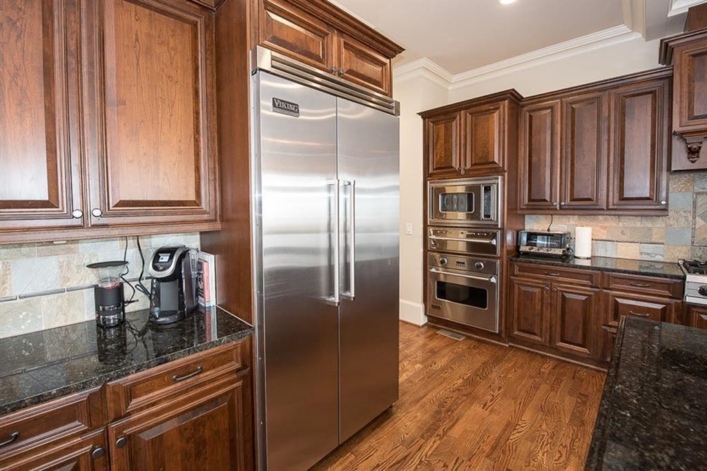 1059 East Paces Lane NE