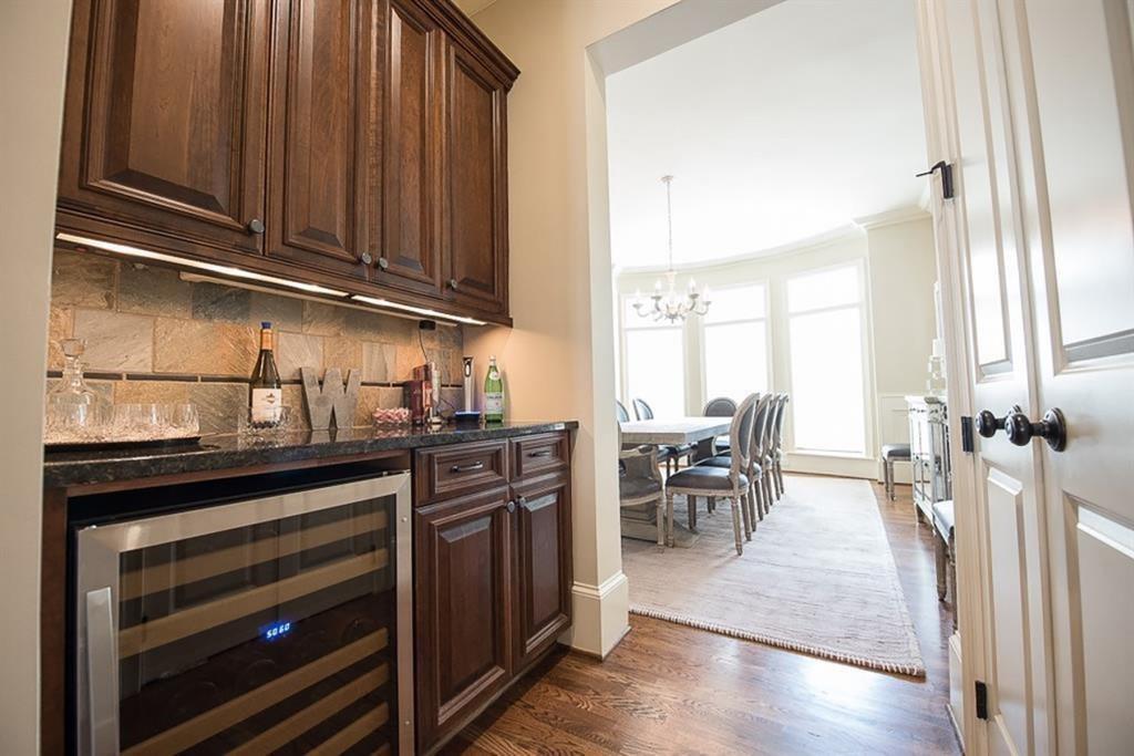 1059 East Paces Lane NE