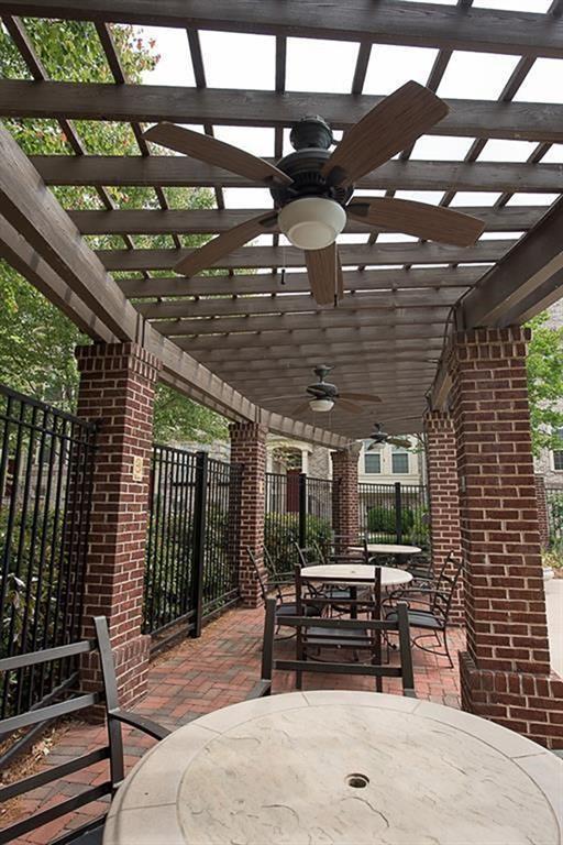 1059 East Paces Lane NE