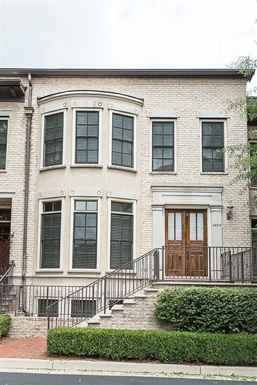 1059 East Paces Lane NE