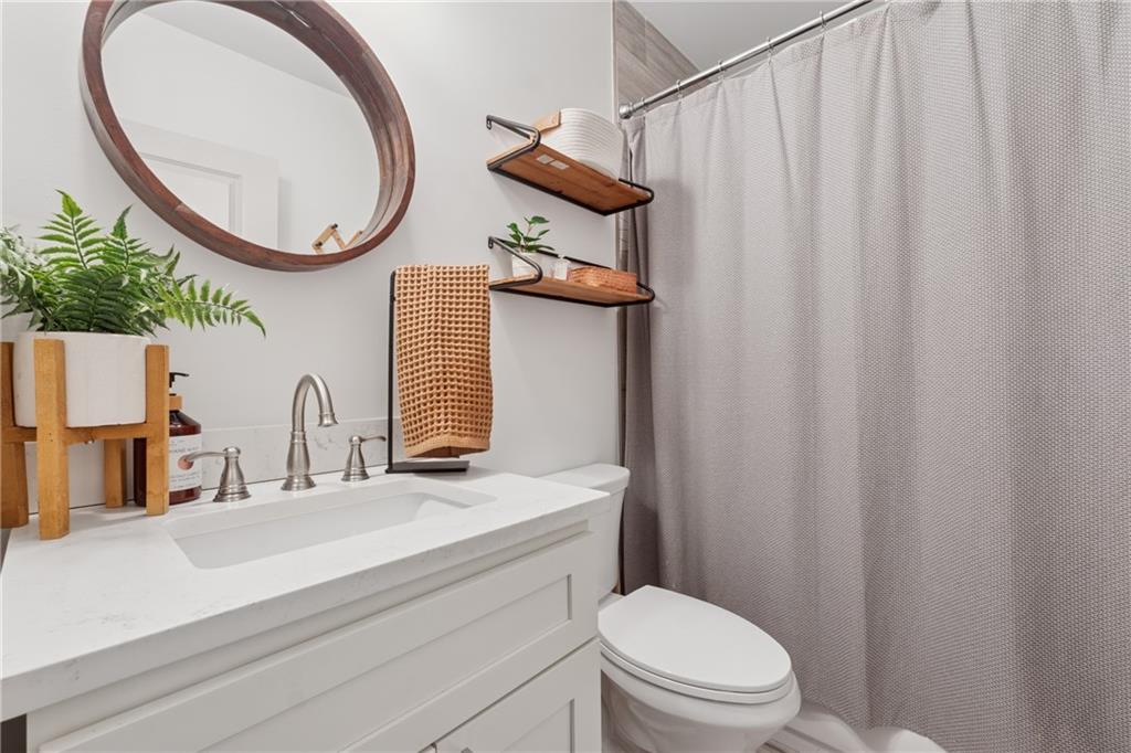 2547 Glendale Circle SE