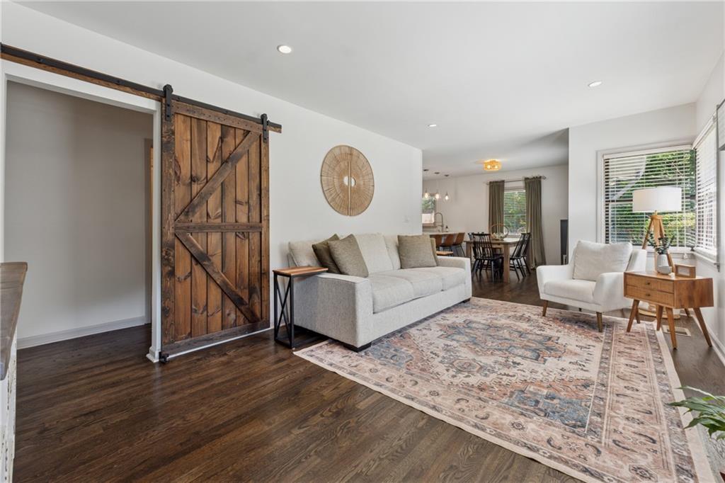 2547 Glendale Circle SE