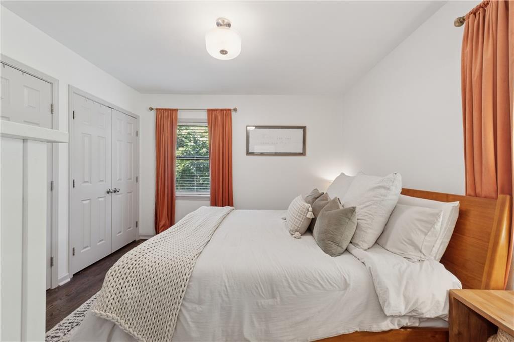 2547 Glendale Circle SE