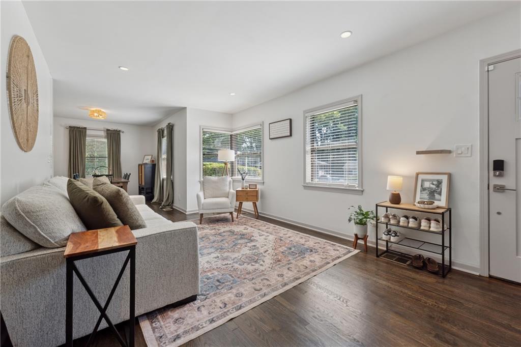 2547 Glendale Circle SE