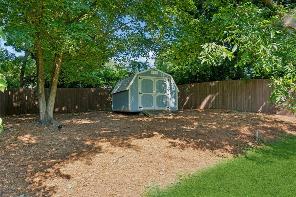 2547 Glendale Circle SE