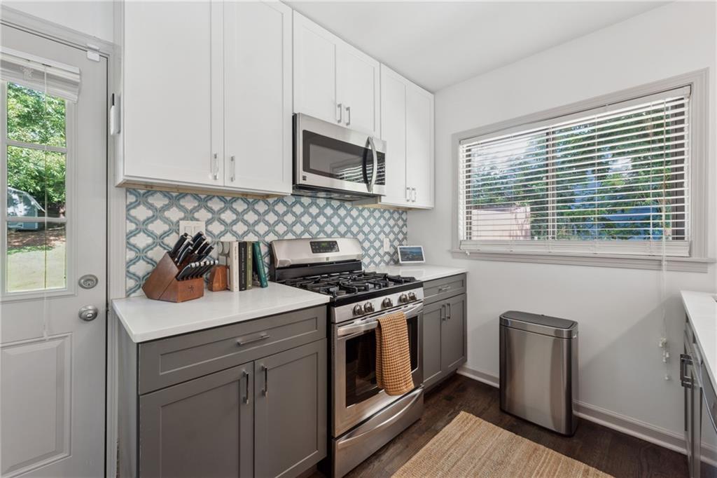 2547 Glendale Circle SE