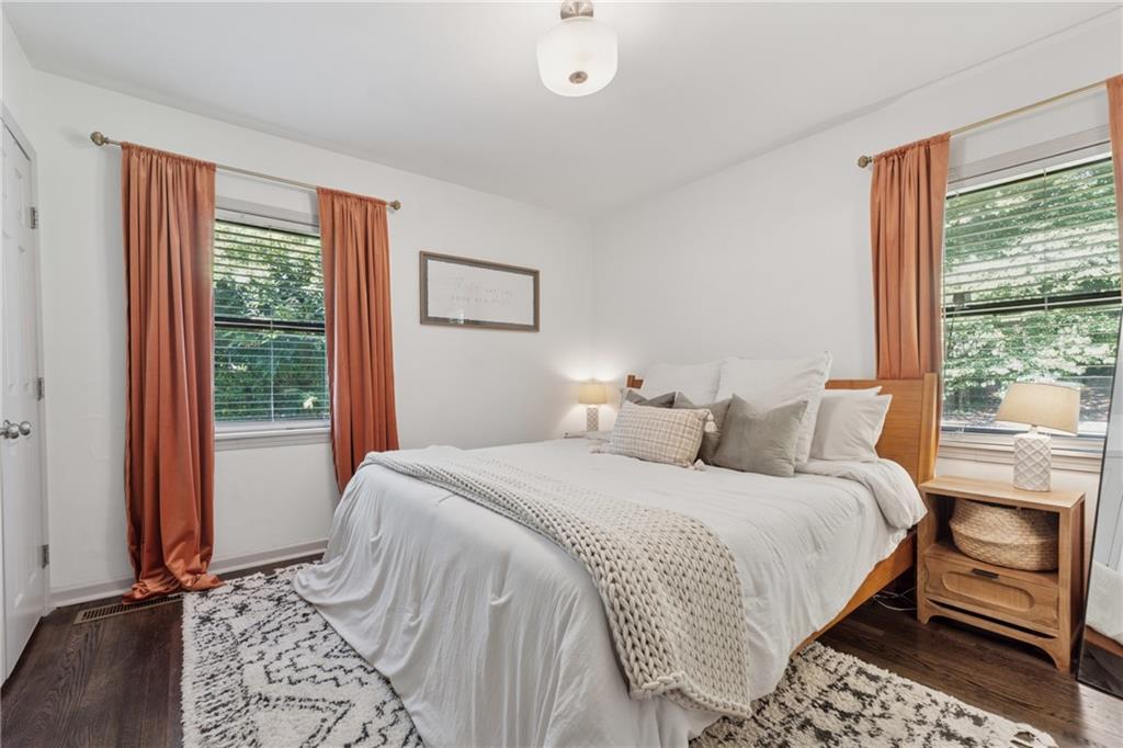 2547 Glendale Circle SE