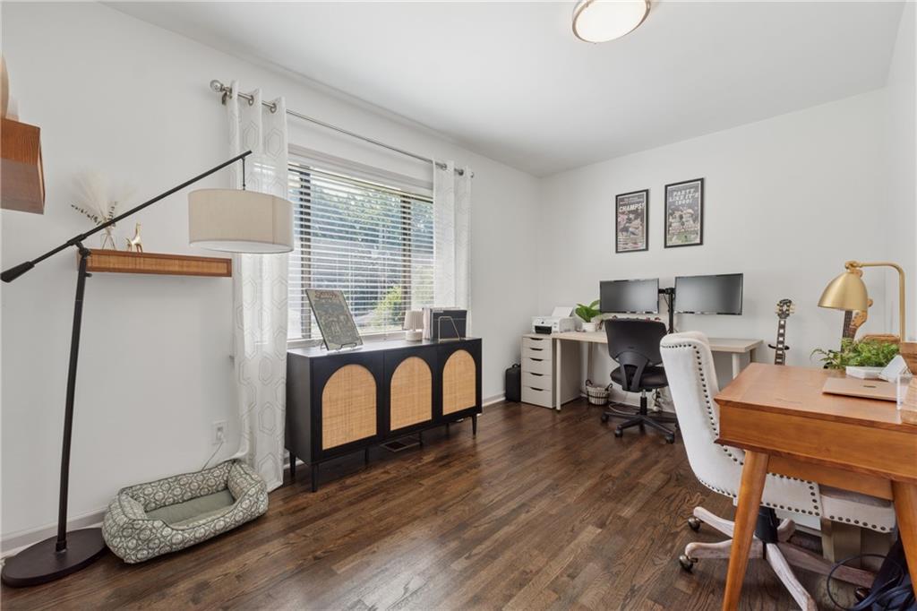 2547 Glendale Circle SE