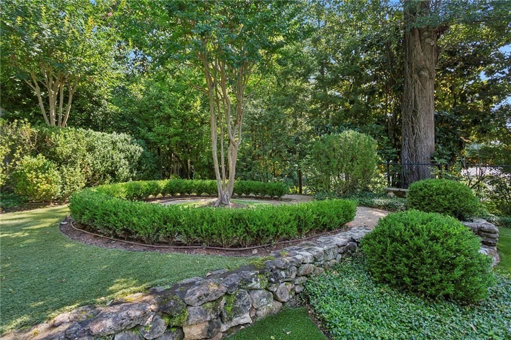 49 Muscogee Avenue NW