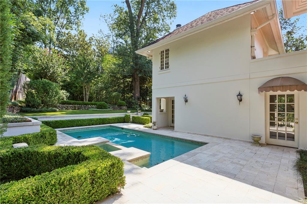 49 Muscogee Avenue NW