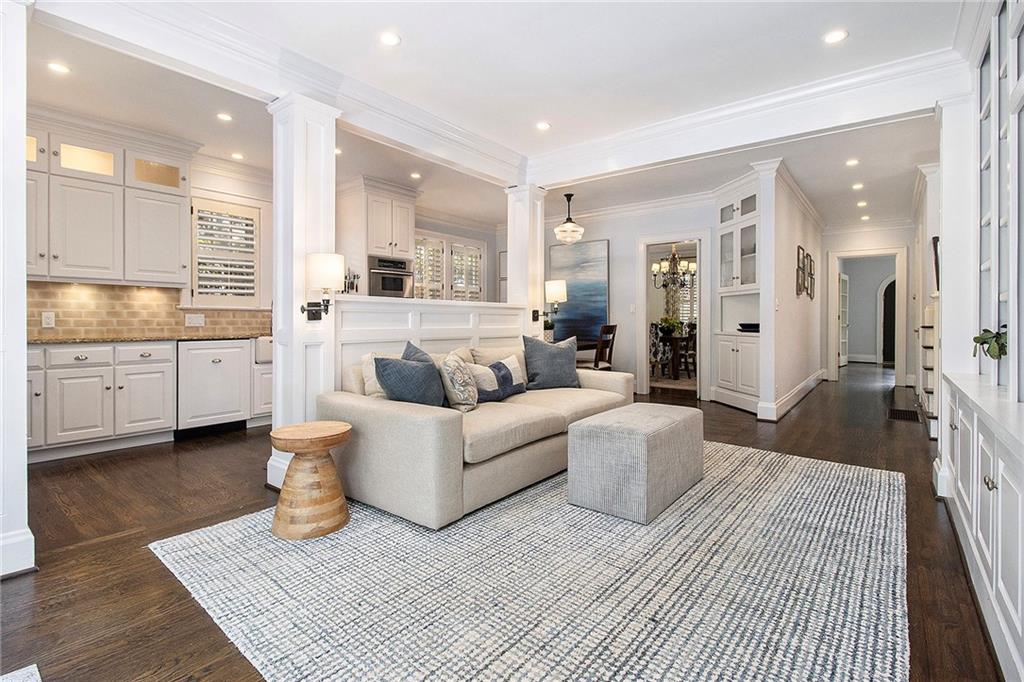 1528 N Highland Avenue NE