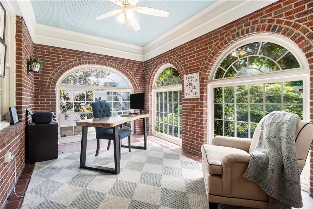 1528 N Highland Avenue NE