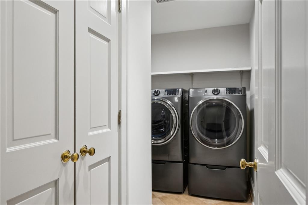 962 Plymouth Road NE