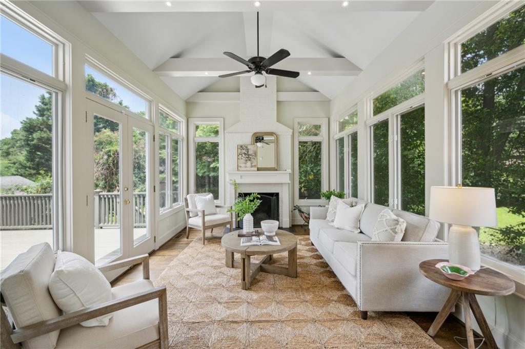 962 Plymouth Road NE